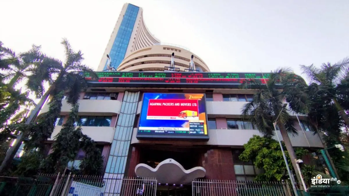 Photo of Stock Market Crash: घरेलू शेयर बाजार में गिरावट, सेंसेक्स 185 अंक टूटा, निफ्टी 26300 के नीचे फिसला
