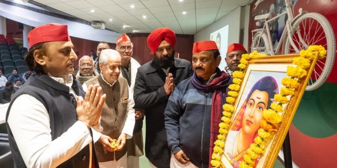 सावित्री बाई फुले का जीवन शिक्षा, समानता और महिला सशक्तिकरण का प्रतीक : अखिलेश यादव