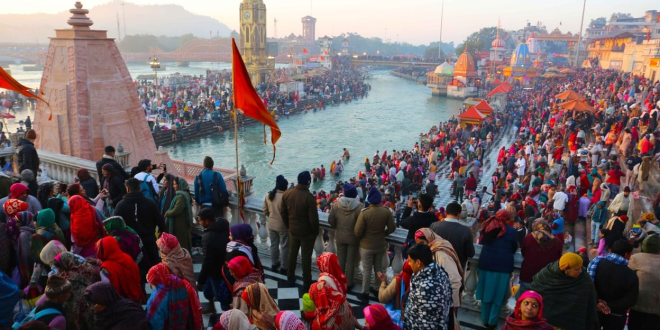मकर संक्रांति 2026: कड़ाके की ठंड में भी आस्था अडिग, हरिद्वार में गंगा स्नान को उमड़ा श्रद्धालुओं का सैलाब