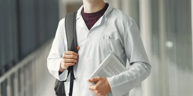 डॉक्टर बनने की सनक में हैरान करने वाला कदम, MBBS में दिव्यांग कोटा पाने के लिए छात्र ने खुद का पैर काटा