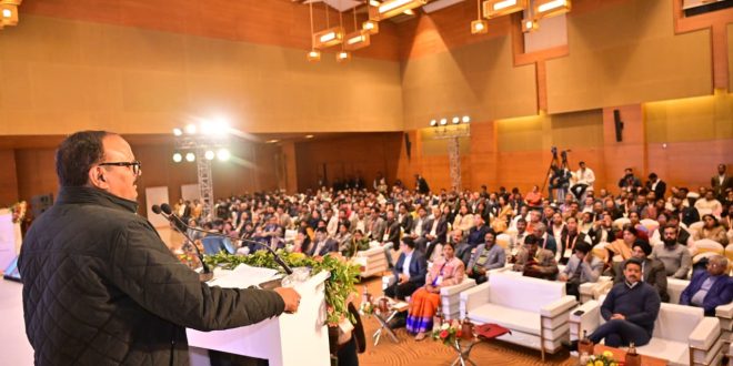 डिप्टी CM ब्रजेश पाठक ने AI आधारित मोबाइल एप का किया शुभारंभ,बोले-लखनऊ को एआई सिटी के रूप में विकसित करने का लक्ष्य