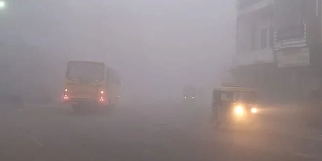 UP Weather Alert: 15 जिलों में घना कोहरा और कड़ाके की ठंड, 18-19 जनवरी को होगी झमाझम बारिश!