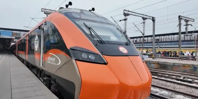 वंदे भारत स्लीपर और 7 अमृत भारत ट्रेनों की लॉन्च डेट कन्फर्म, पीएम मोदी दिखाएंगे हरी झंडी, जानें डिटेल