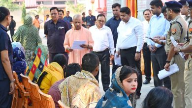 Photo of सीएम योगी ने लोगों से कहा, चिंता मत करिए, आपकी समस्या पर सुनिश्चित कराएंगे प्रभावी कार्रवाई