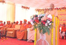 Photo of CM योगी ने युवा पीढ़ी को दी सीख…विफलता मिली है तो कारण ढूंढ़कर उसे सफलता में बदलें, परिवार के लिए समय निकालिए, बातचीत कीजिए