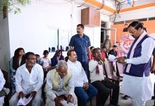 Photo of जनता दर्शन में उप मुख्यमंत्री केशव प्रसाद मौर्य ने सुनीं लोगों की समस्याएं