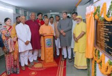 Photo of CM योगी ने एमएमएमयूटी में गर्ल्स हॉस्टल का किया भूमि पूजन व शिलान्यास, बोले-2017 के पहले महिलाएं नहीं थी सुरक्षित