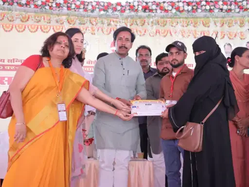 187 labourer daughters turn yellow in Lucknow