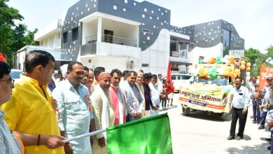 Photo of नगर विकास एवं ऊर्जा मंत्री ने मऊ भ्रमण के दौरान स्कूल चलो अभियान रैली का हरी झंडी दिखाकर किया भव्य शुभारम्भ
