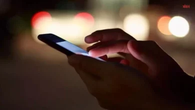 Photo of महिला अधिकारी को चपरासी ने भेजे अश्लील मैसेज, गिरी गाज, अब नौकरी पर भी खतरा