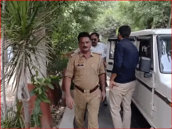 Bribery daroga arrested in Meerut b