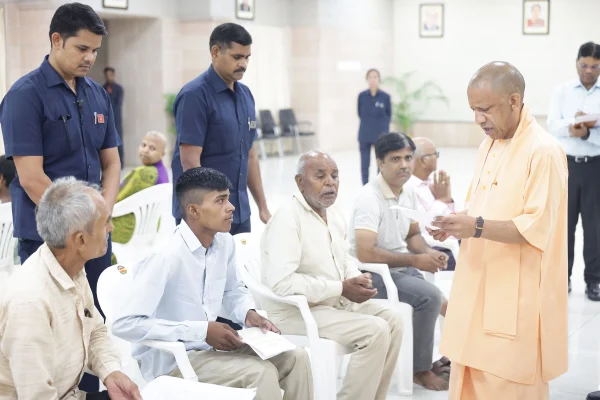 Less Yogi Janta Darshan b