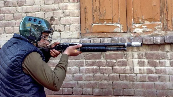 Treatment for protesters injured by pellet guns