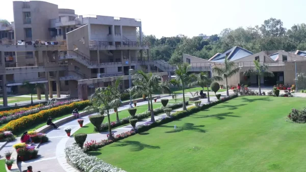 Delhi University Hostel c