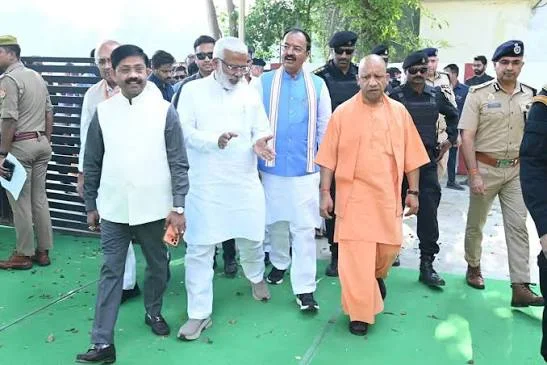 CM YOGI 