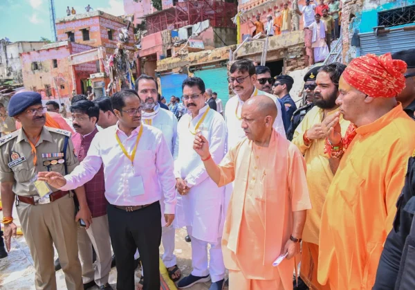 Yogi government with flood affected people