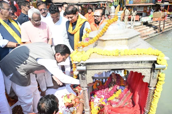 cm dhami