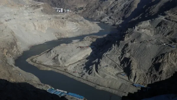 Mohmand Dam ruins Pakistan's budget, trying to respond to India, traps itself