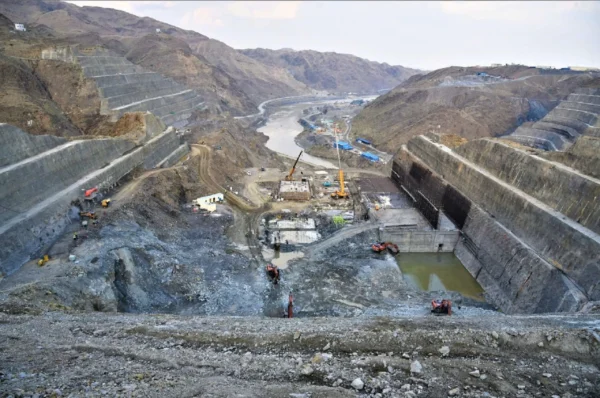 Mohmand Dam ruins Pakistan's budget, trying to respond to India, traps itself