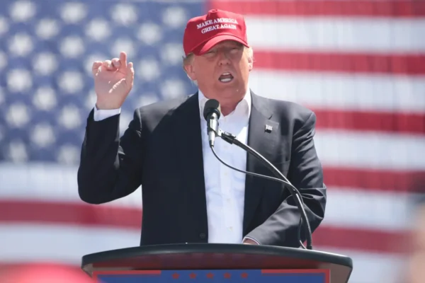 DONALD TRUMP